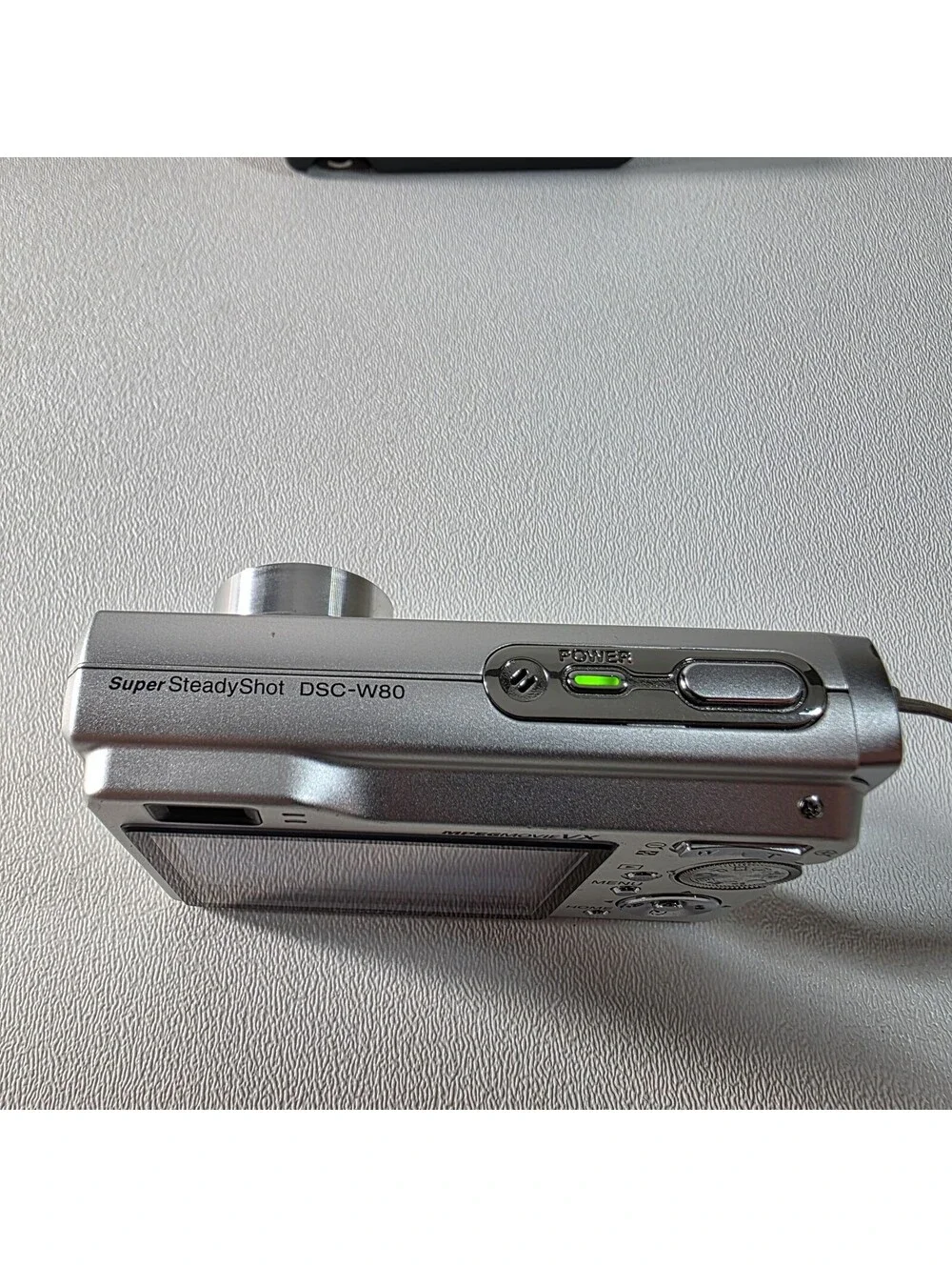 SONY Cyber-shot DSC-W80 Silver 7.2MP W/Battery, Charger & Case